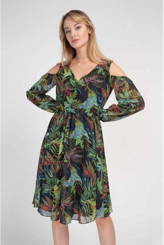 Rozkloszowana sukienka w tropikalny wzór