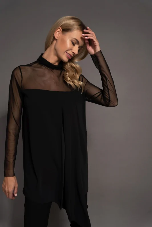Luźna asymetryczna tunika o eleganckim kroju oversize z siateczki, z długim rękawem, w kolorze czarnym.