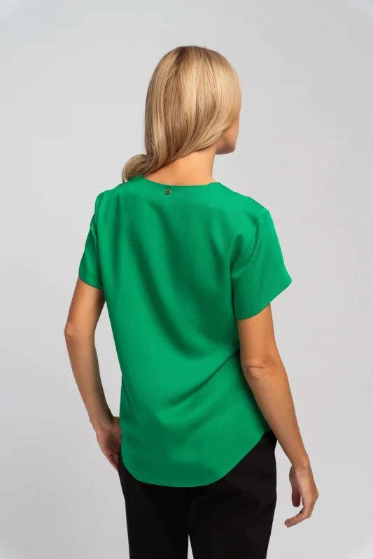 Zielony t-shirt z dekoltem w serek z wiskozy o luźnym kroju