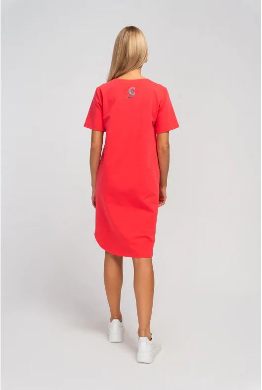 Czerwona bawełniana sukienka sportowa midi z kieszeniami wysmuklająca sylwetkę