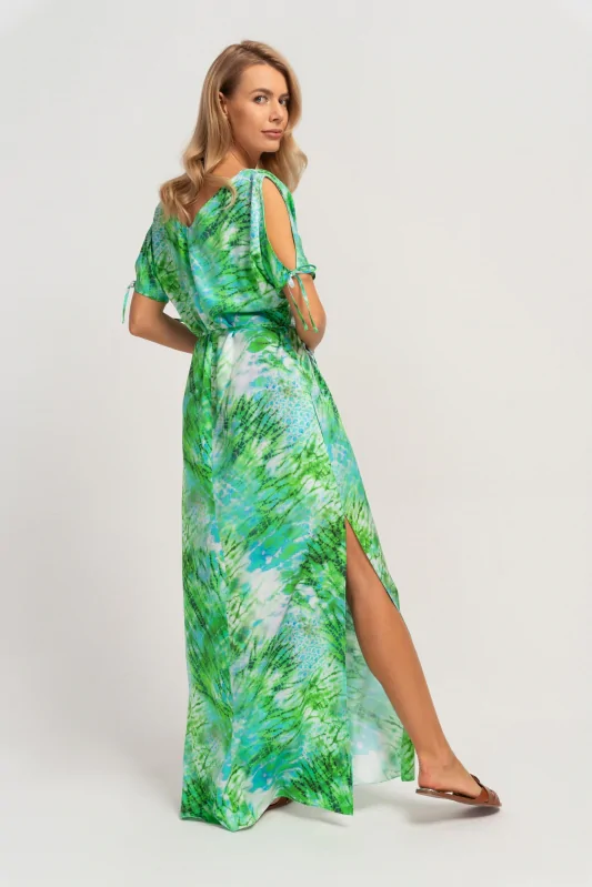 letnia długa sukienka maxi z kieszeniami, z odkrytymi ramionami, w jasnych odcieniach zieleni