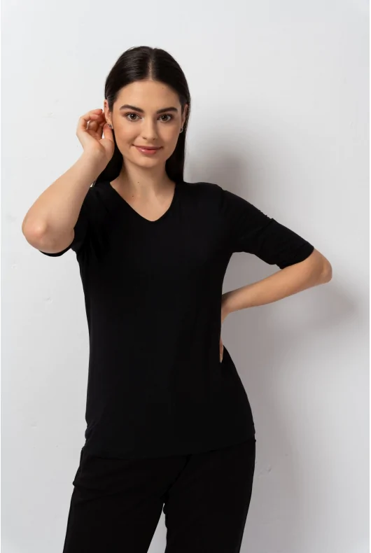 czarna bluzka t-shirt z mikromodalu z dekoltem w serek i rękawami do łokcia