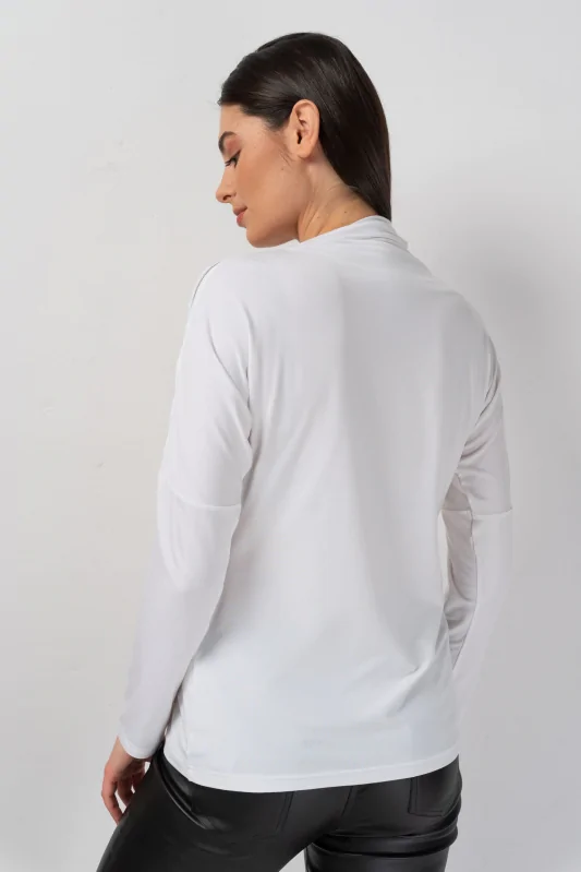 biała bluzka damska z asymetrycznym dekoltem z zamkiem wykonana z mikromodalu