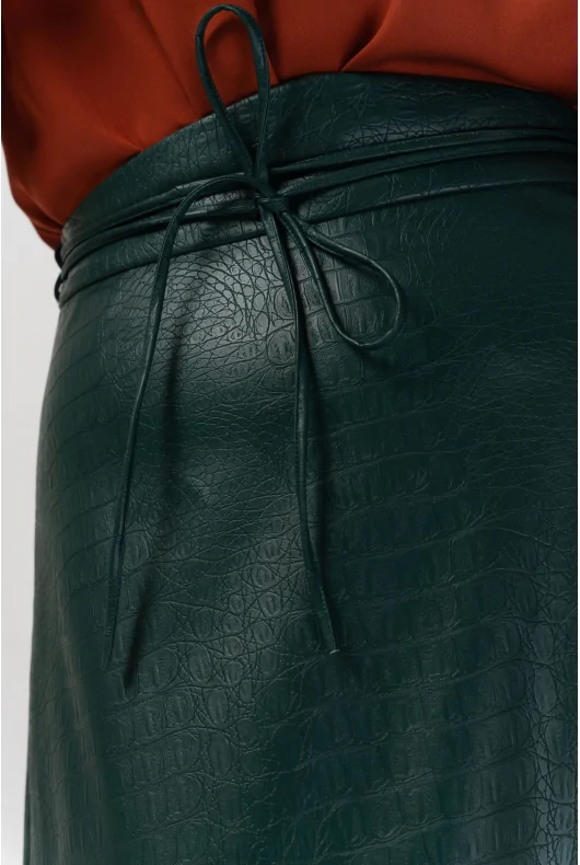 trapezowa spódnica midi z eko skóry zielona