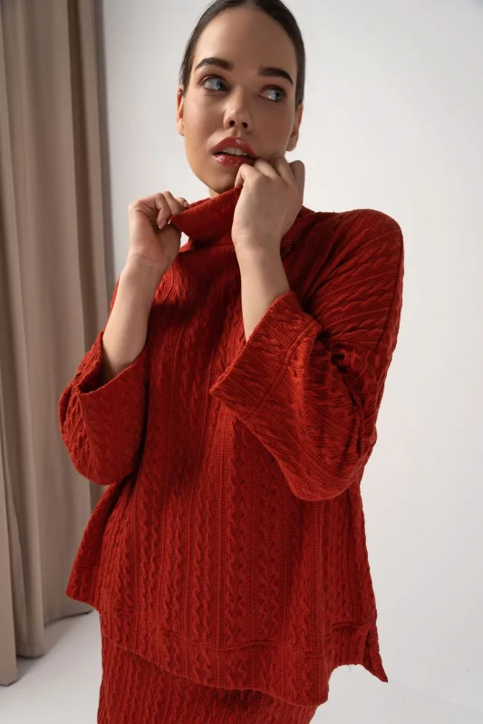 sweter oversize z półgolfem, ze strukturalnym wzorem, rękawy 3/4, w kolorze czerwonym