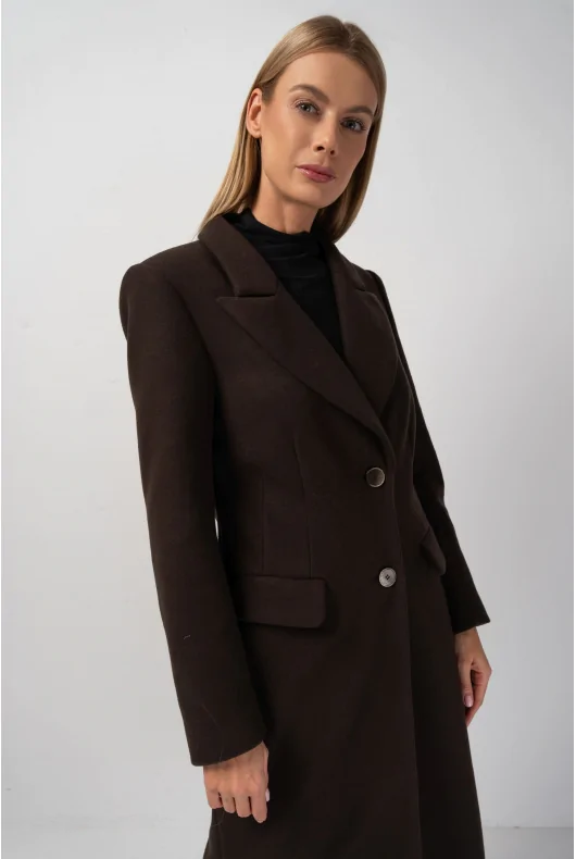 długi klasyczny flauszowy płaszcz w kolorze brązowym
