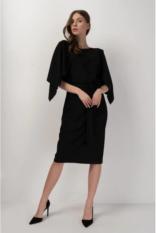 czarna sukienka dzianinowa midi z nietoperzowymi rękawami
