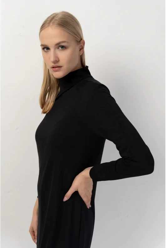 sukienka z długim rękawem i półgolfem, w długości mini, elastyczny materiał z dodatkiem wiskozy, w kolorze czarnym
