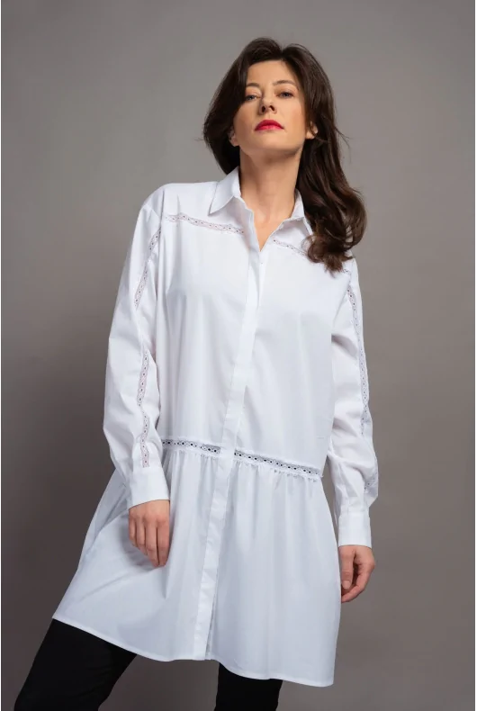 Biała długa koszula damska z bawełny o przedłużonym kroju tuniki