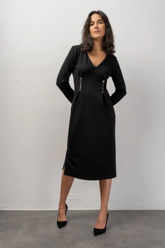 czarna, dzianinowa sukienka z wiskozą , z długim rękawem i ozdobnymi suwakami