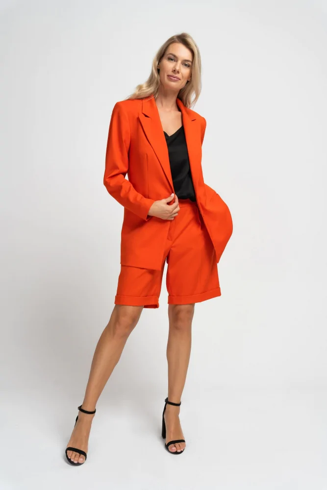 garnitur damski z szortami pomarańczowy i bluzka w kolorze czarnym