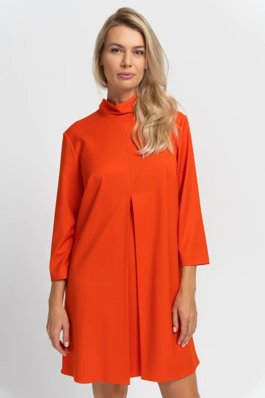 pomarańczowa trapezowa sukienka mini z półgolfem i wiązaną szarfą