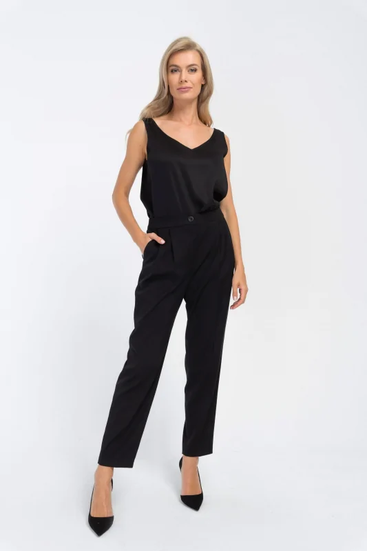 Eleganckie damskie spodnie cygaretki w kant w kolorze czarnym