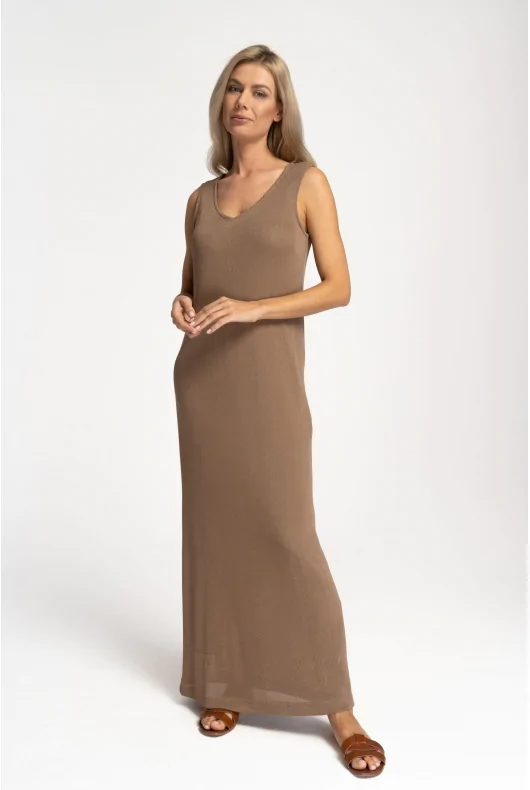 długa dzianinowa sukienka bez rękawów w kolorze brązowym