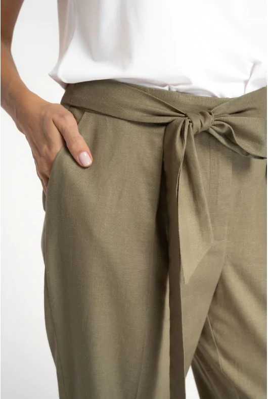 Damskie oliwkowe lniane spodnie cygaretki na lato