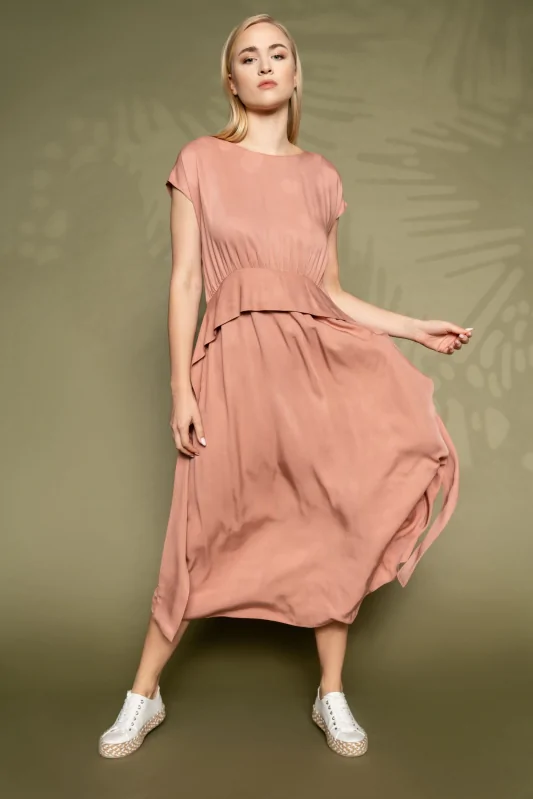 różowa sukienka MIDI z krótkim rękawem, wiązana w pasie