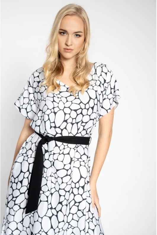 Sukienka MIDI z wiskozy w biało czarny wzór