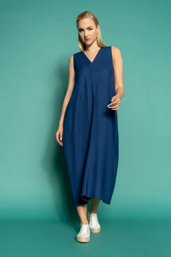 długa sukienka maxi z lnem bez rękawów w kolorze niebieskim