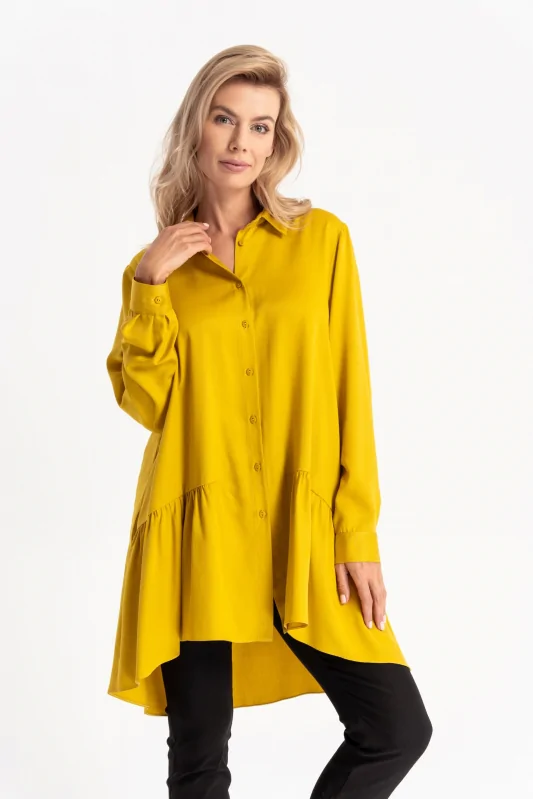 żółta luźna koszula, zapinana tunika z falbaną